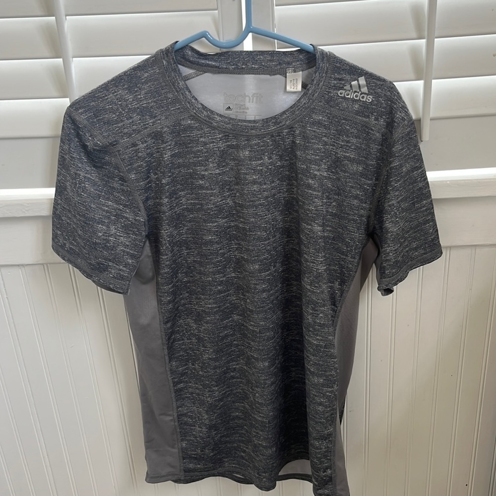 ADIDAS TECHFIT SHORT SLEEVE TEE SHIRT MENS SMALL